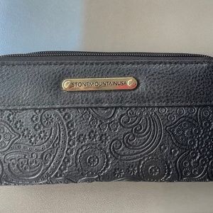 Women’s Stone Mountain Wallet